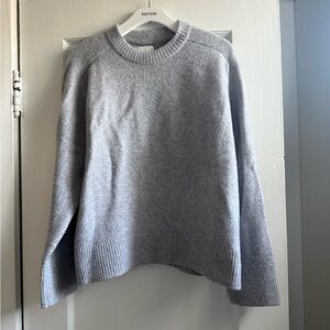 Abercrombie Gray Crewneck Sweater - Soft Knit Women’s Pullover